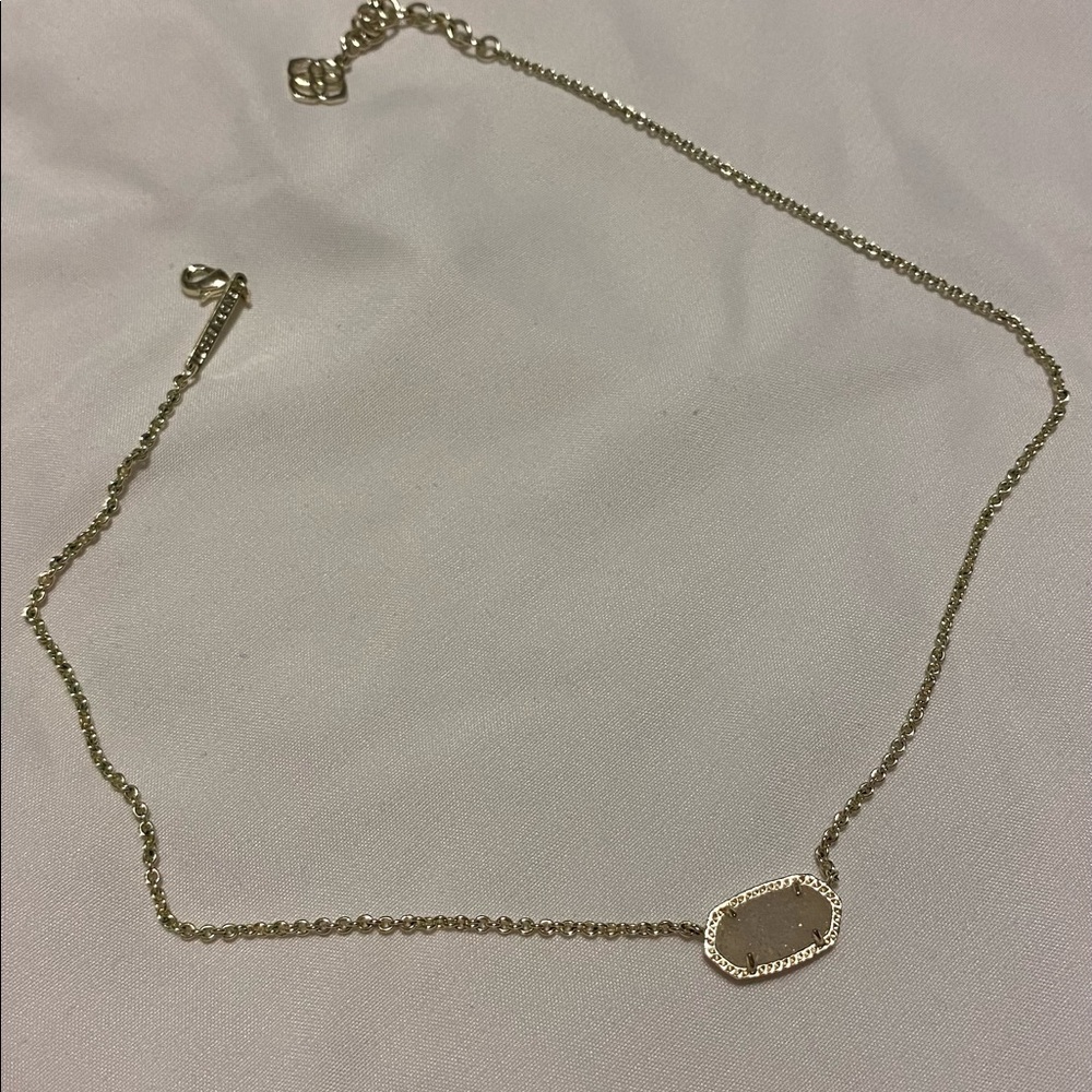 Kendra Scott Elisa Gold Pendant Necklace in Iridescent/White Drusy